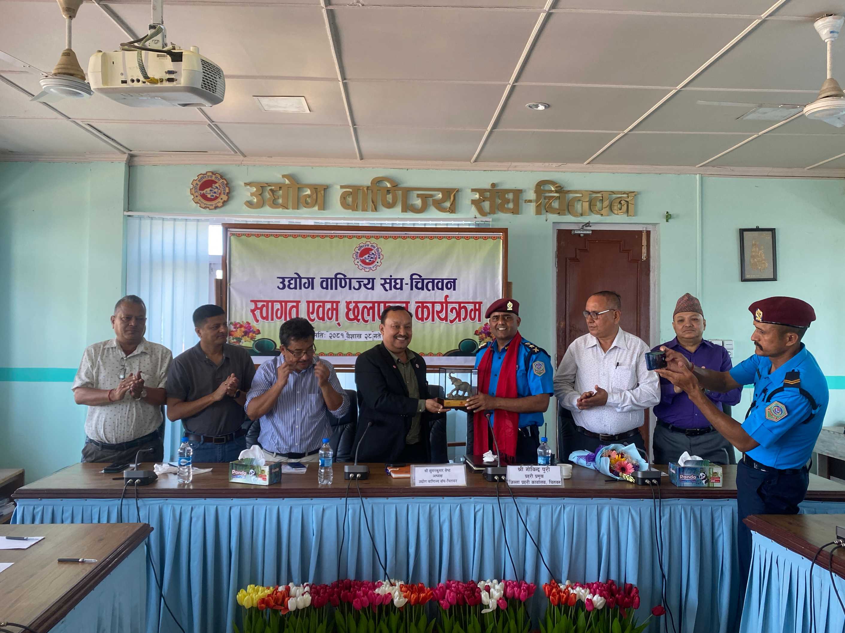 चितवन प्रहरी प्रमुख गोविन्द पुरीलाई उवासंघ–चितवनमा स्वागत 